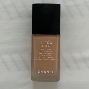Chanel Ultra Le Teint B30